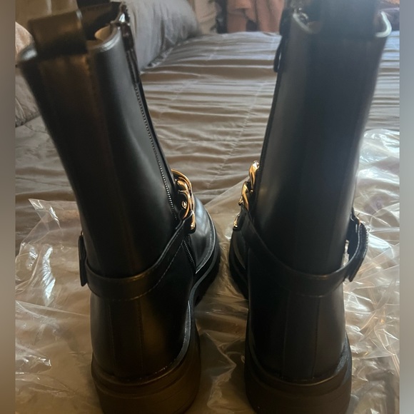 Women’s Chelsea style gold chain boots - Picture 7 of 10